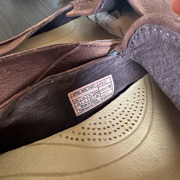 Men’s Ugg Hunley Moccasin Shoes - Picture 5 of 6